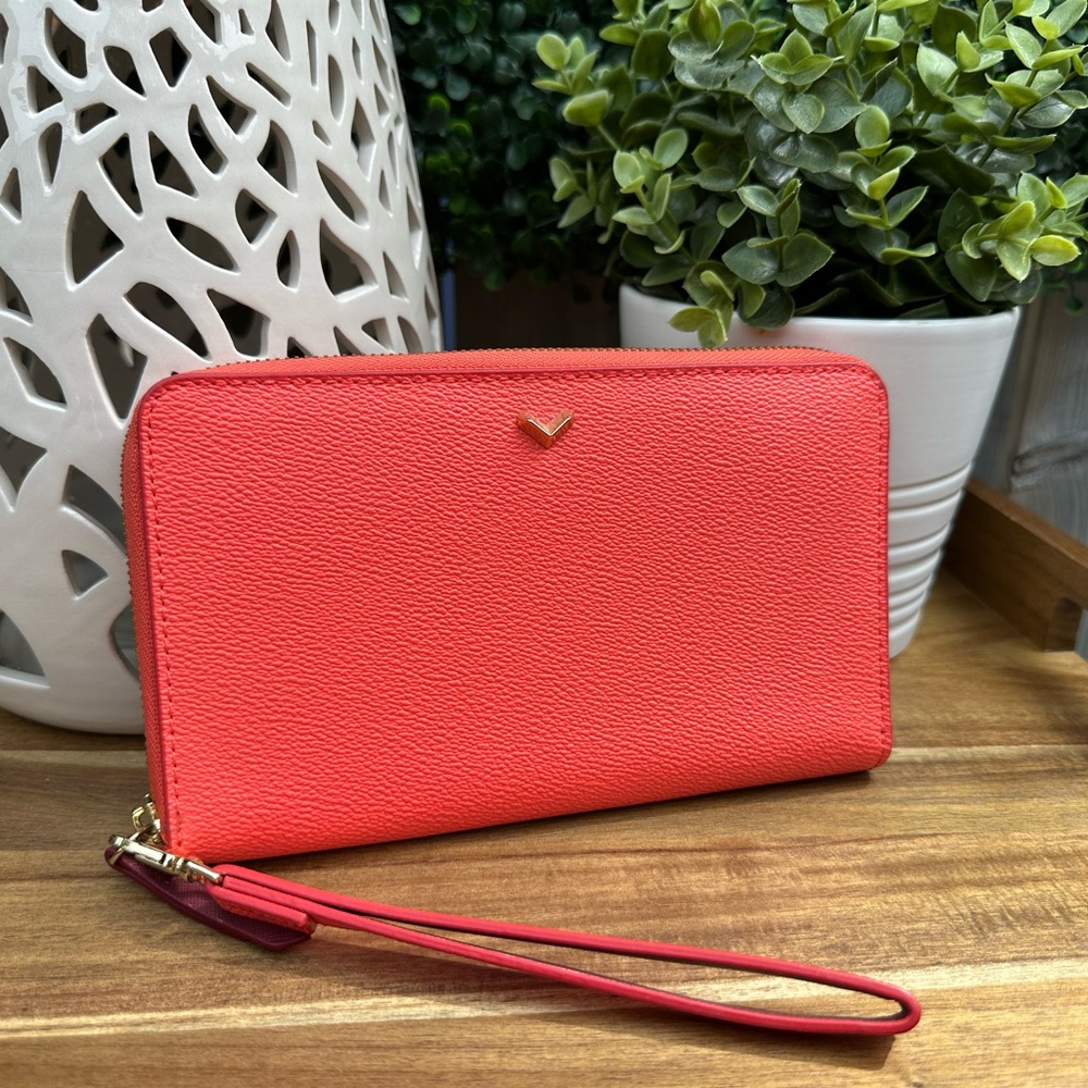 Stella & Dot Tiburon Coral Wristlet Clutch